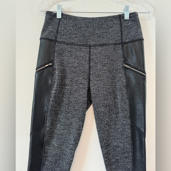 Athleta Herringbone Luxe Metro Drifter Black Herringbone Leggings Size Small - Picture 4 of 15